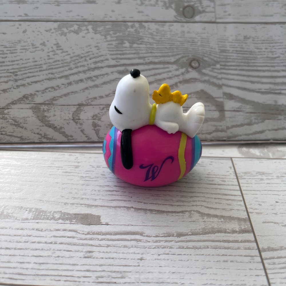 Peanuts Snoopy Woodstock Happy Easter Egg Figurine Pink Blue Yellow Striped